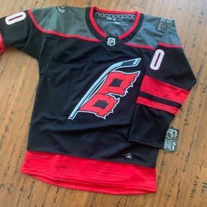 Carolina Hurricanes NHL Jersey NWT